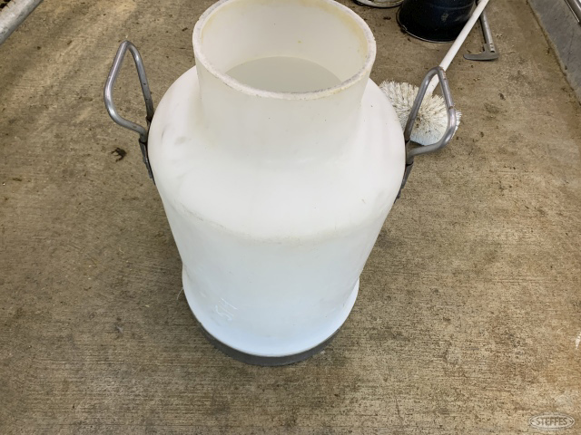 Milk catch pail